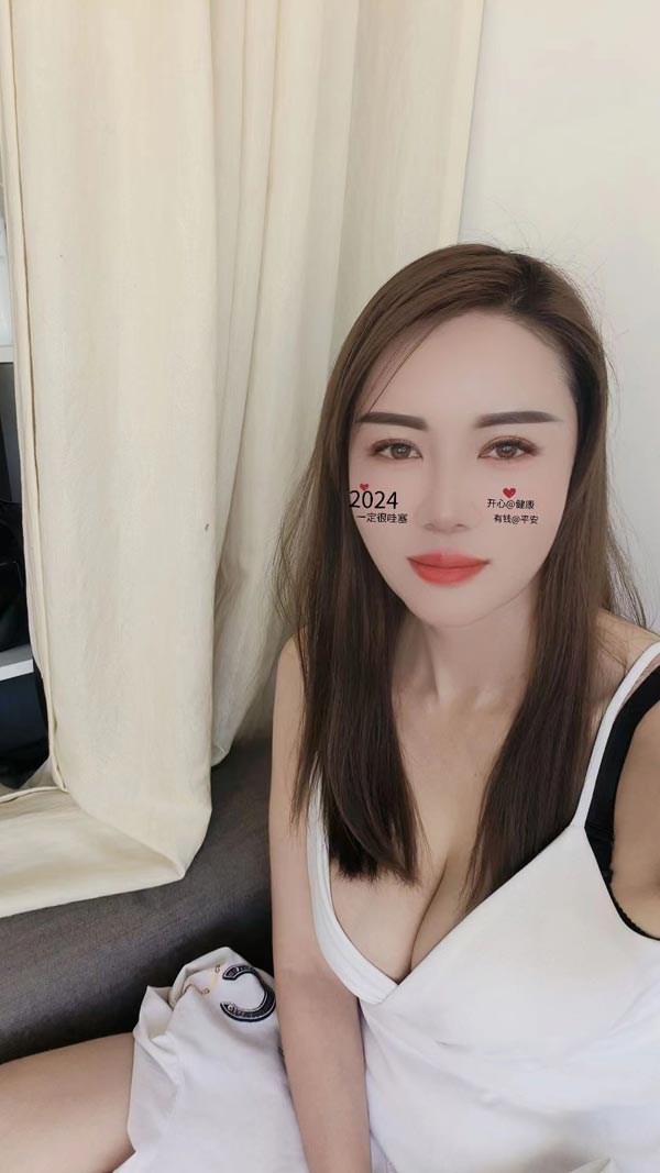 朝阳大郊亭性价比超高少妇,胸D 刚下海 服务好态度好