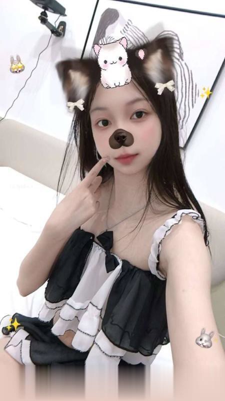 青岛年轻嫩妹老师是一枚小萝莉,白白净净,清纯可爱,...