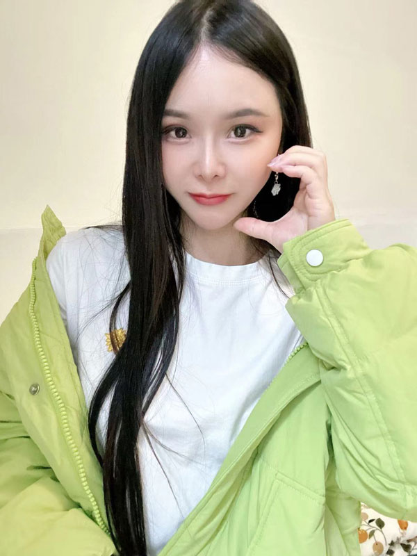 北京小姐草房C米回归 萝莉型邻家美女