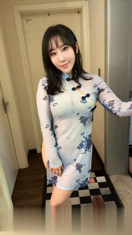 重庆-江北观音桥翘臀美女