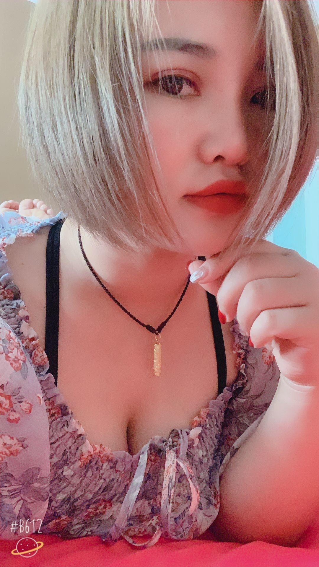 口碑不错的90后爆乳坦克,大胸电臀可上门