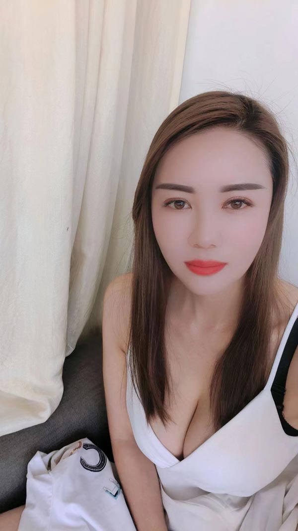 朝阳大郊亭性价比超高少妇,胸D 刚下海 服务好态度好