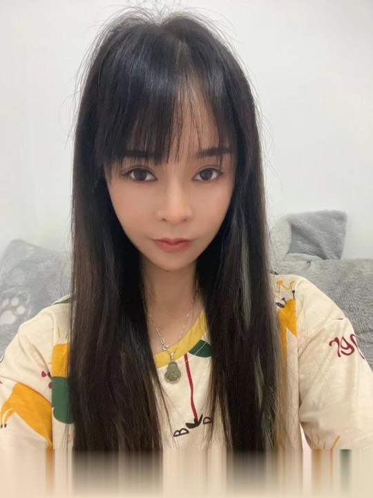 成都锦江南三环静竹身材比较娇小，胸c 可以蹂躏