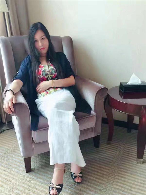 杨家湾地铁站 服务好价格便宜的熟女,可SM