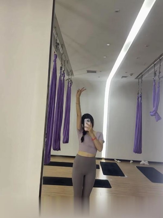 杭州美女苏瑶翘臀大奶妹子,身材不错胸挺大屁股翘