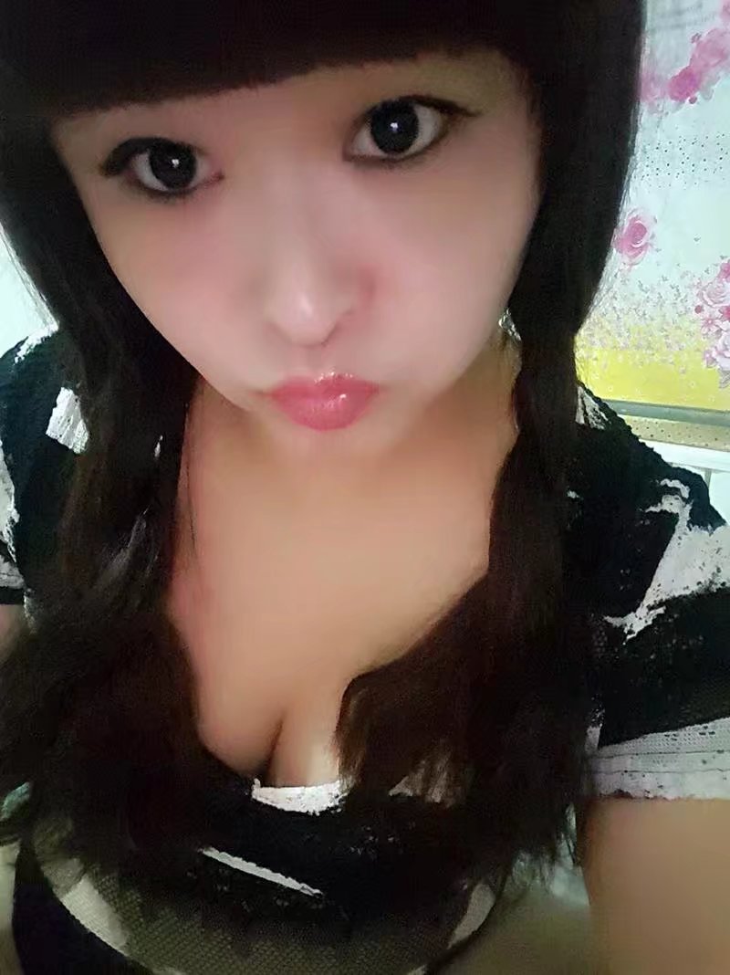 最新开发的火辣S型骚货,大胸大屁股深喉+颜射+ kiss+69式突破