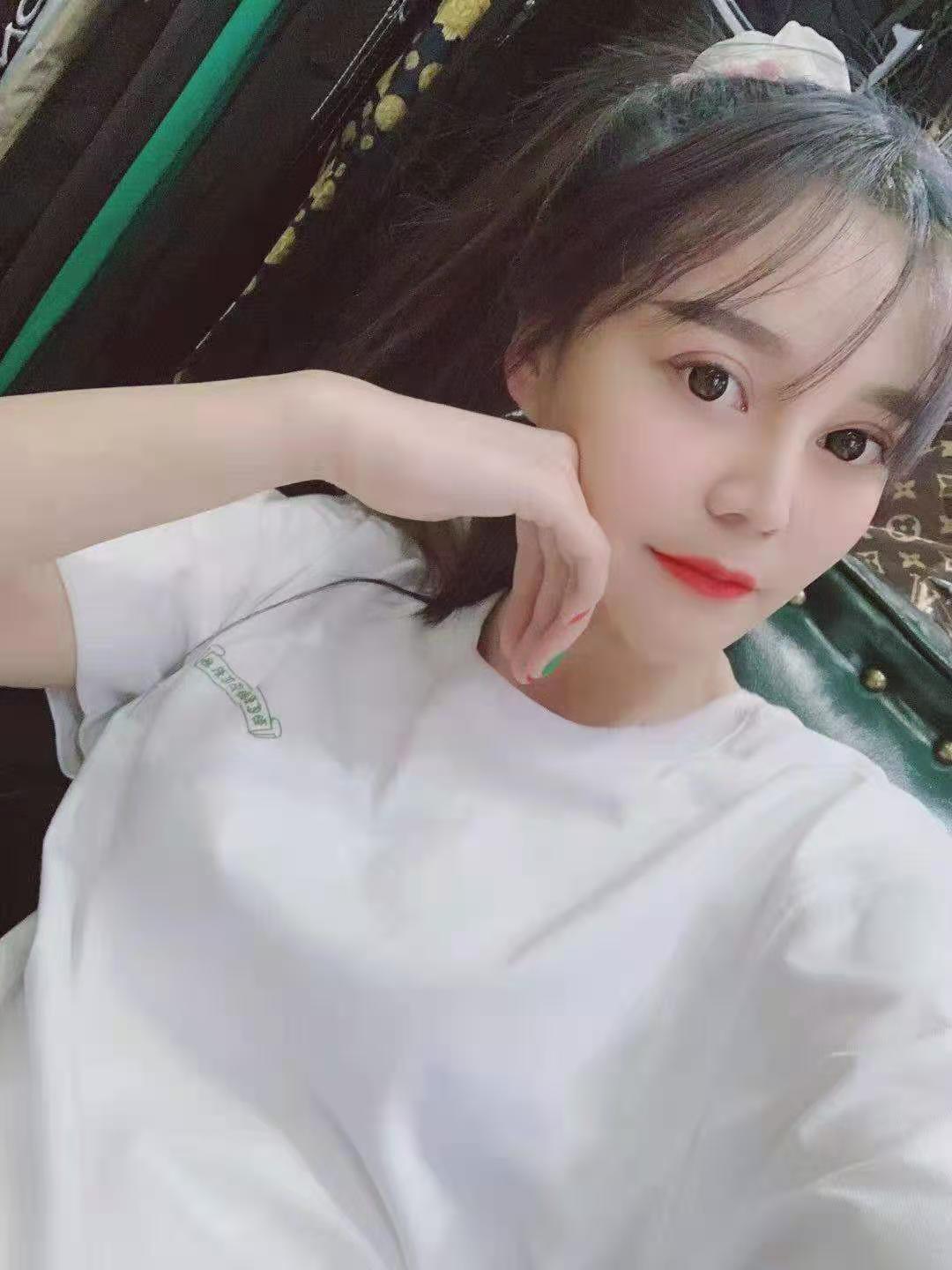 兼职妹妹,可小可大 极媚极骚,超会勾引男人,你想要都有!