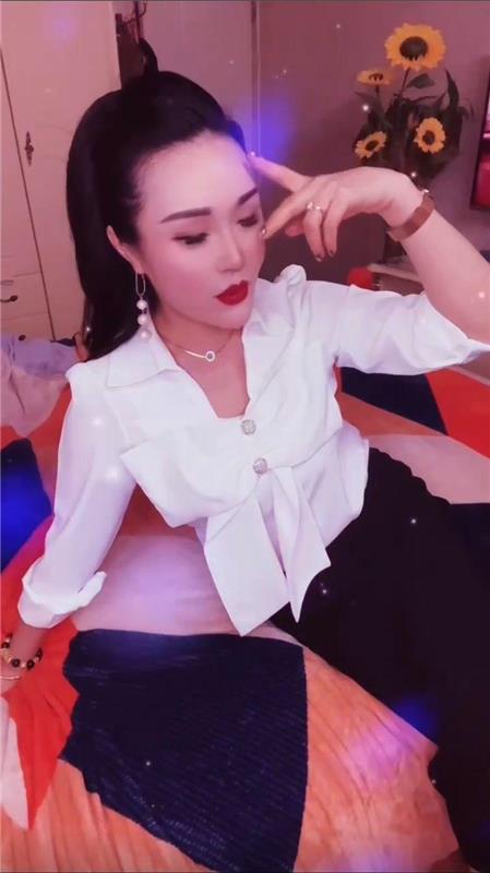 上海普陀区胸大屁股大,服务还不错的少妇